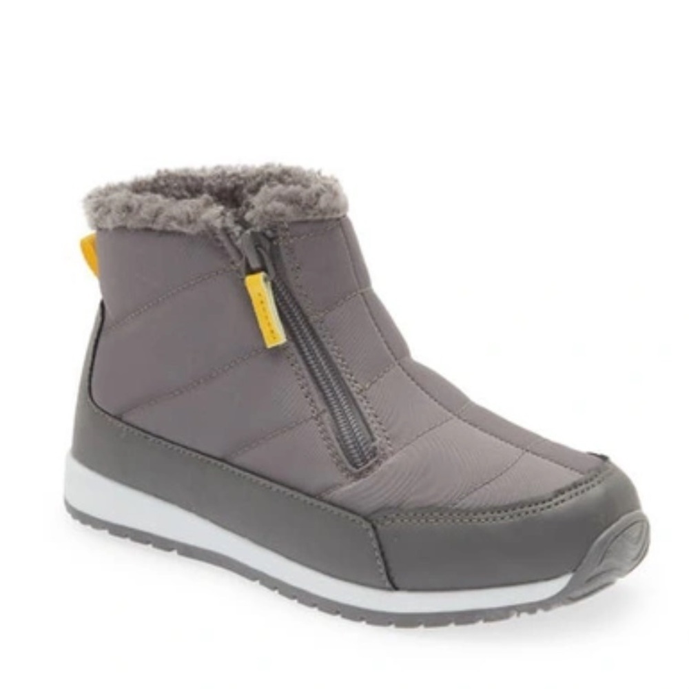 🩷 3/$20 ZELLA size 1
Kids' Chilly Faux Fur Lined Bootie In Grey Chromium